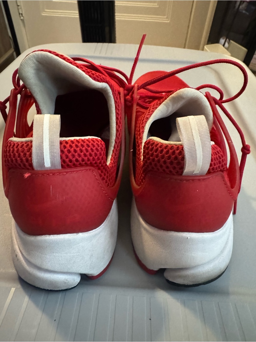 Nike Air Presto in Red - Picture 3 of 5